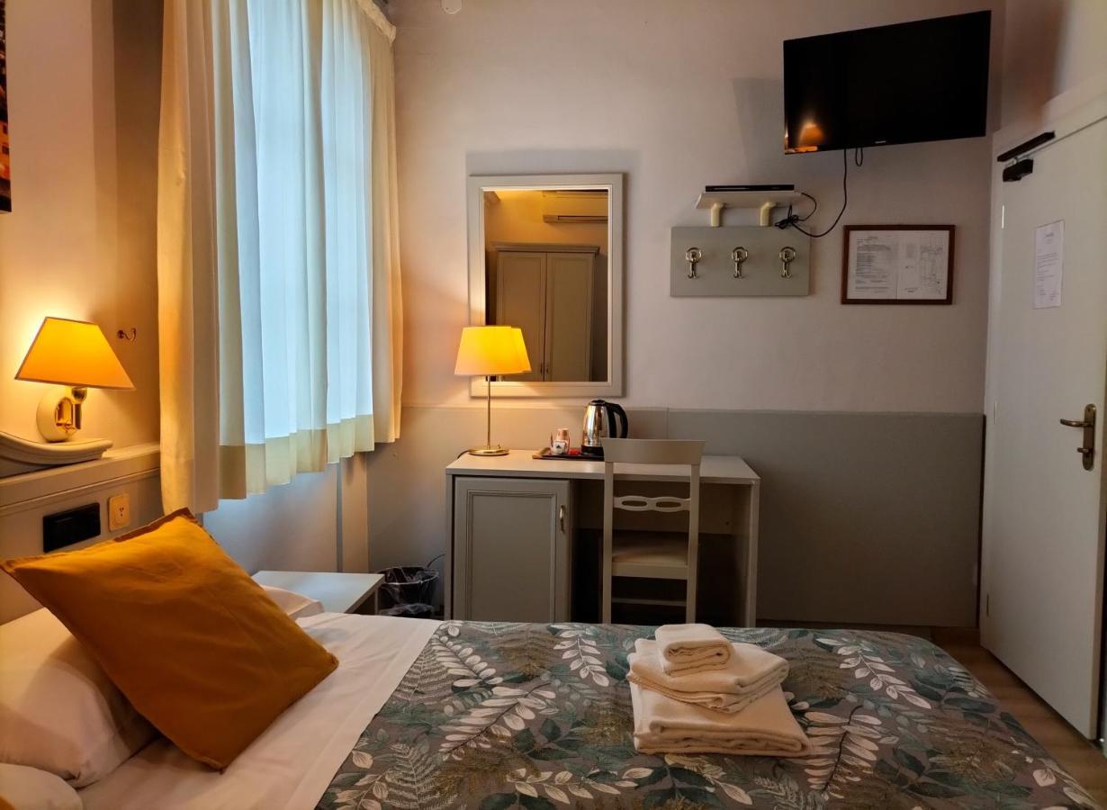 Hotel Camilla Firenze エクステリア 写真